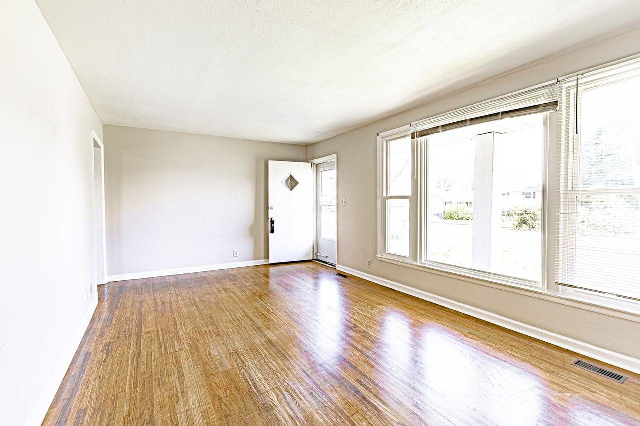 2605 Scott Dr - Photo 2 of 22