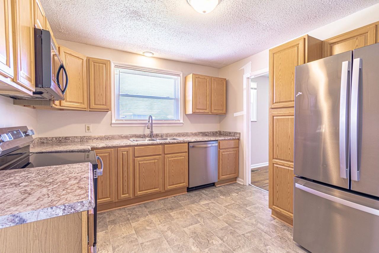 2605 Scott Dr - Photo 6 of 22