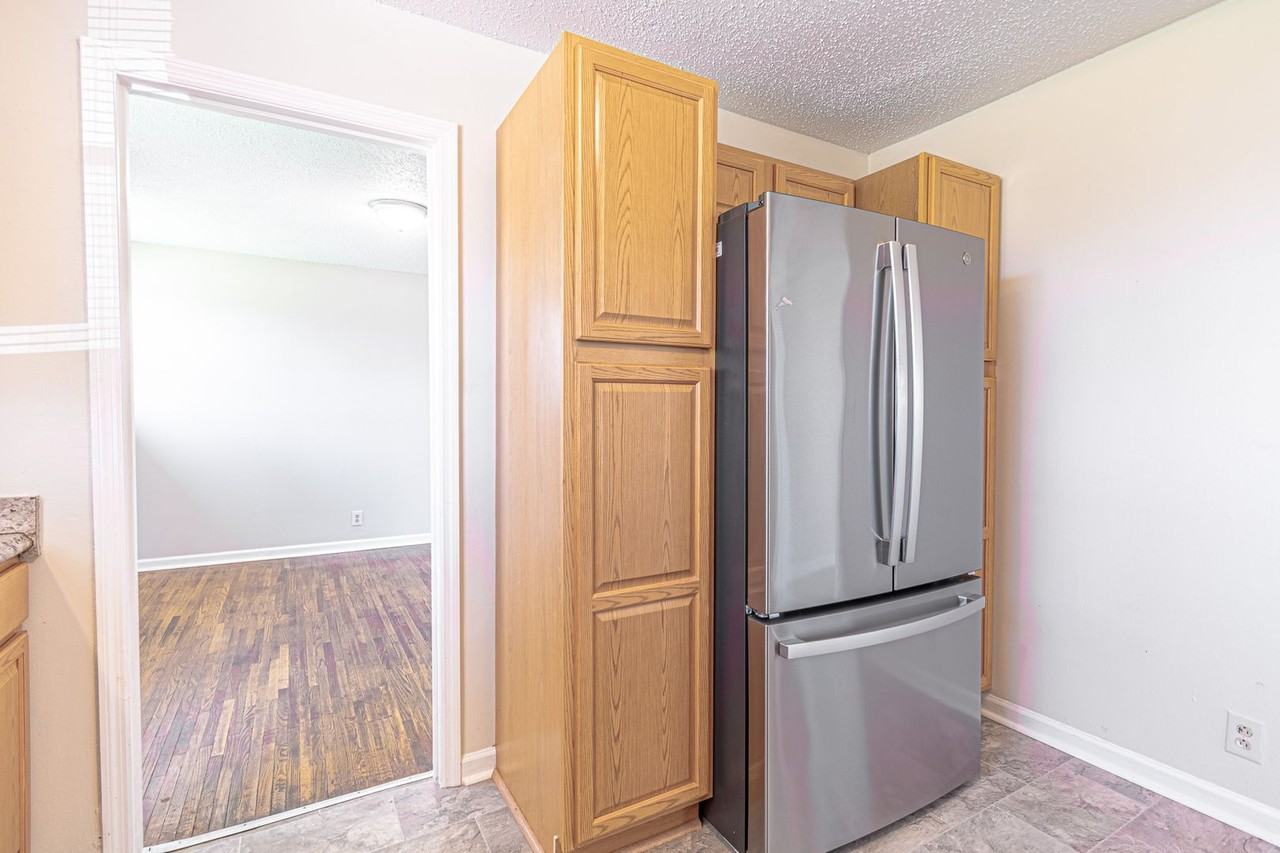 2605 Scott Dr - Photo 7 of 22