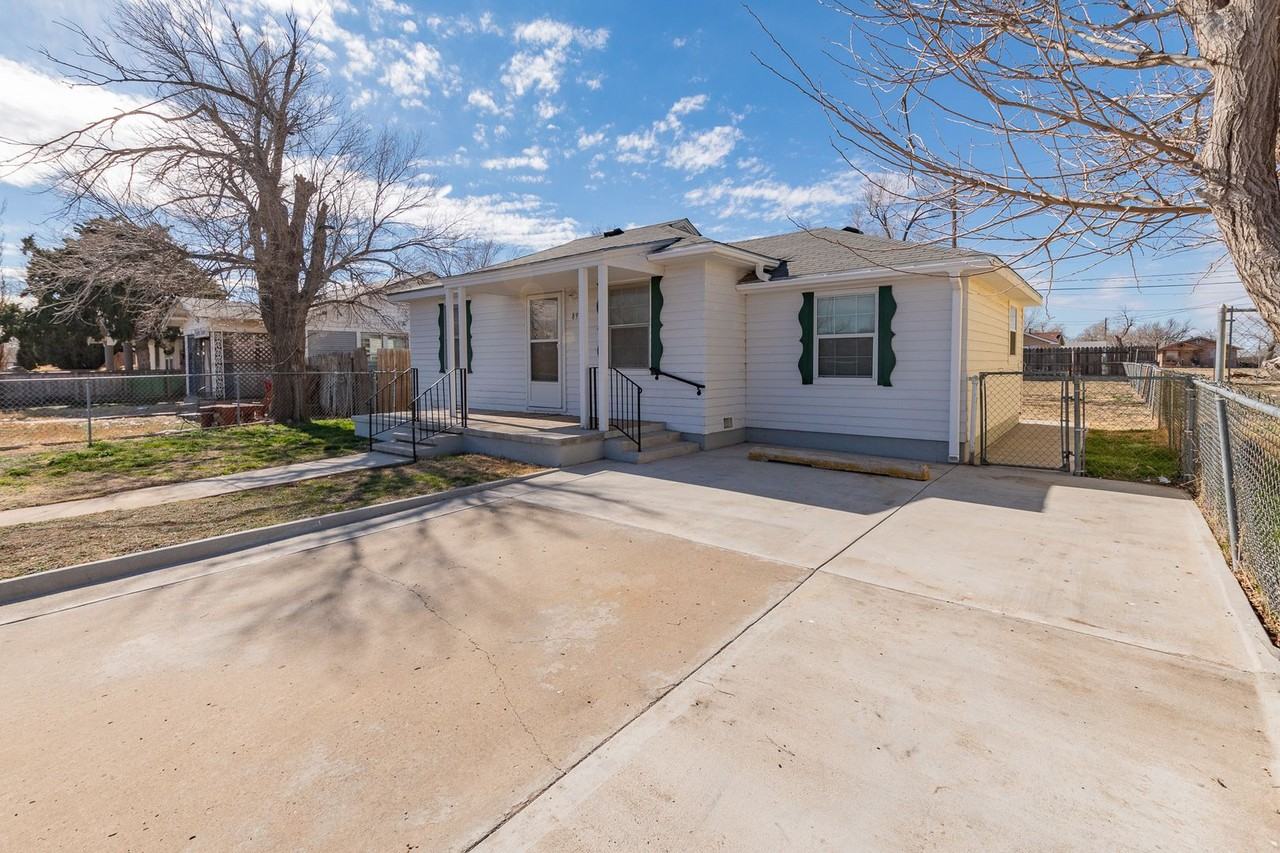 89 N Georgia St - Photo 3 of 24