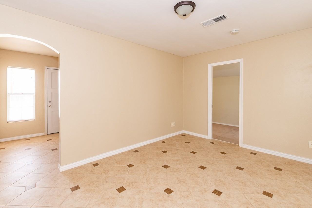 89 N Georgia St - Photo 5 of 24