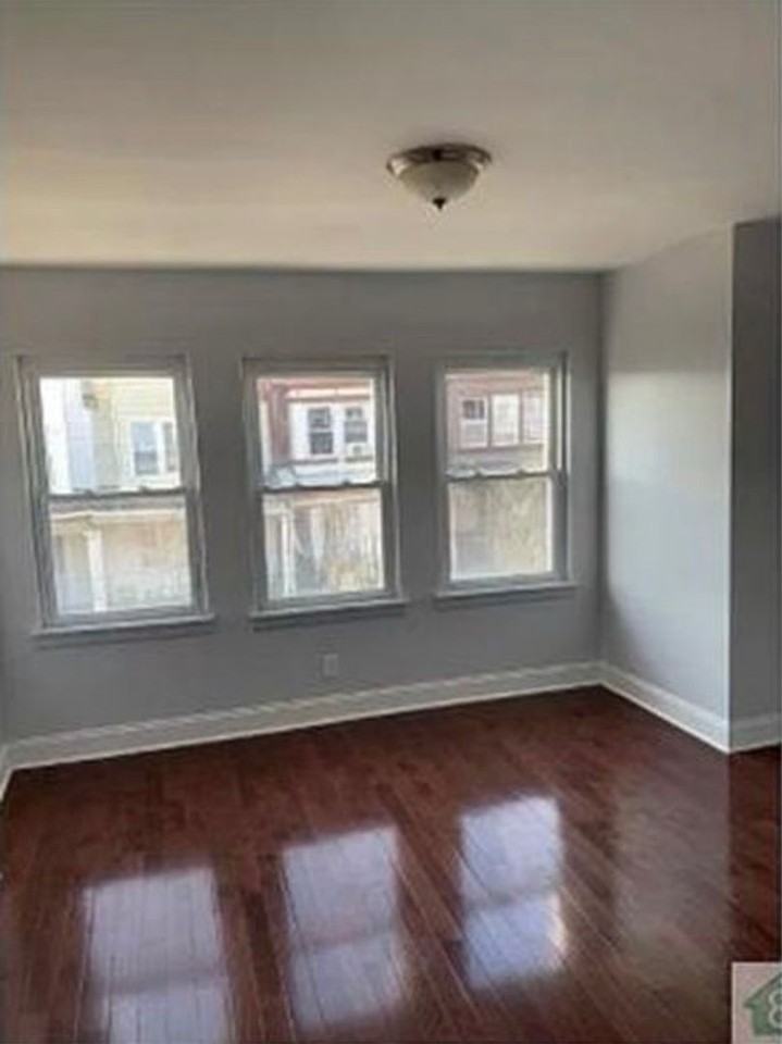 5630 Litchfield St - Photo 2 of 7