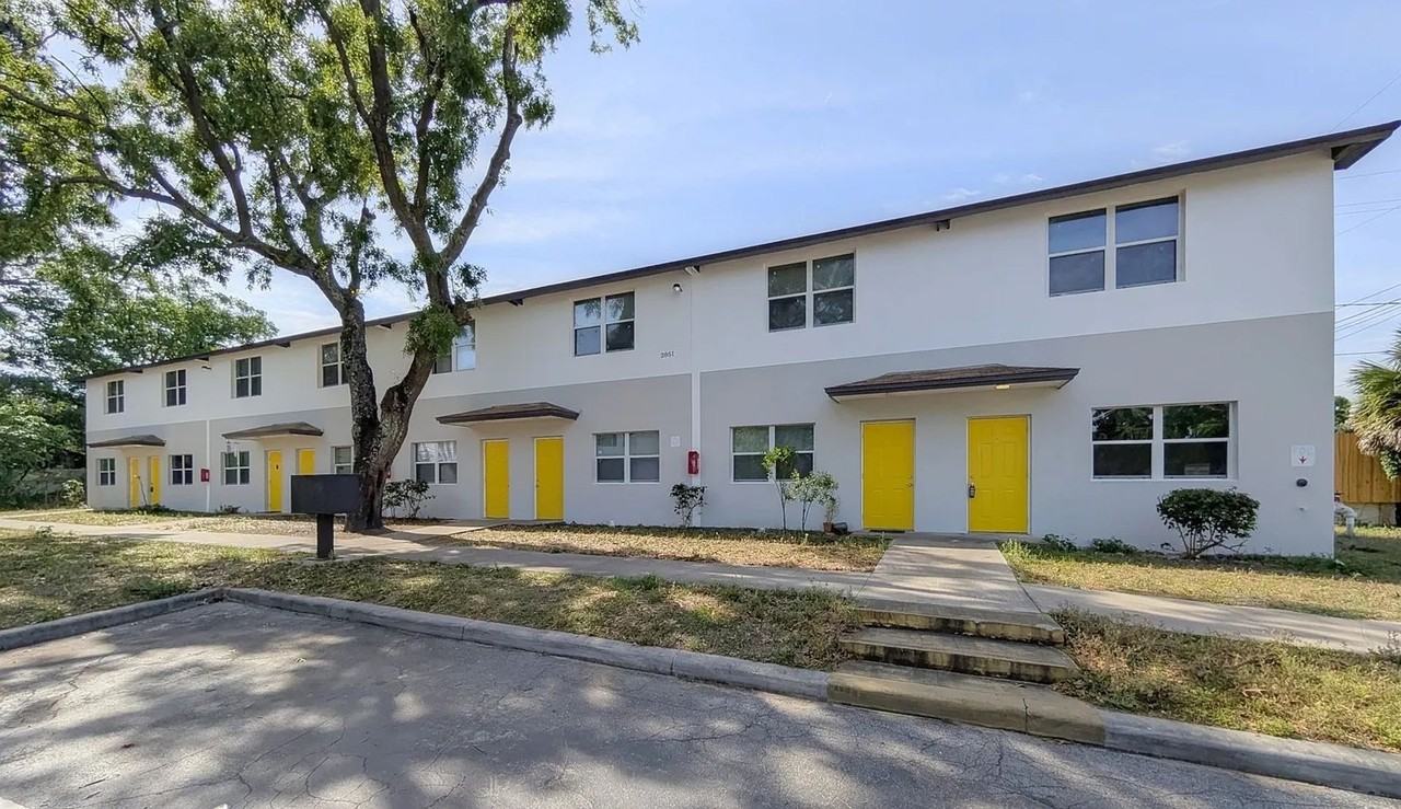 Yellow Pines Town Homes - Photo 3 of 31