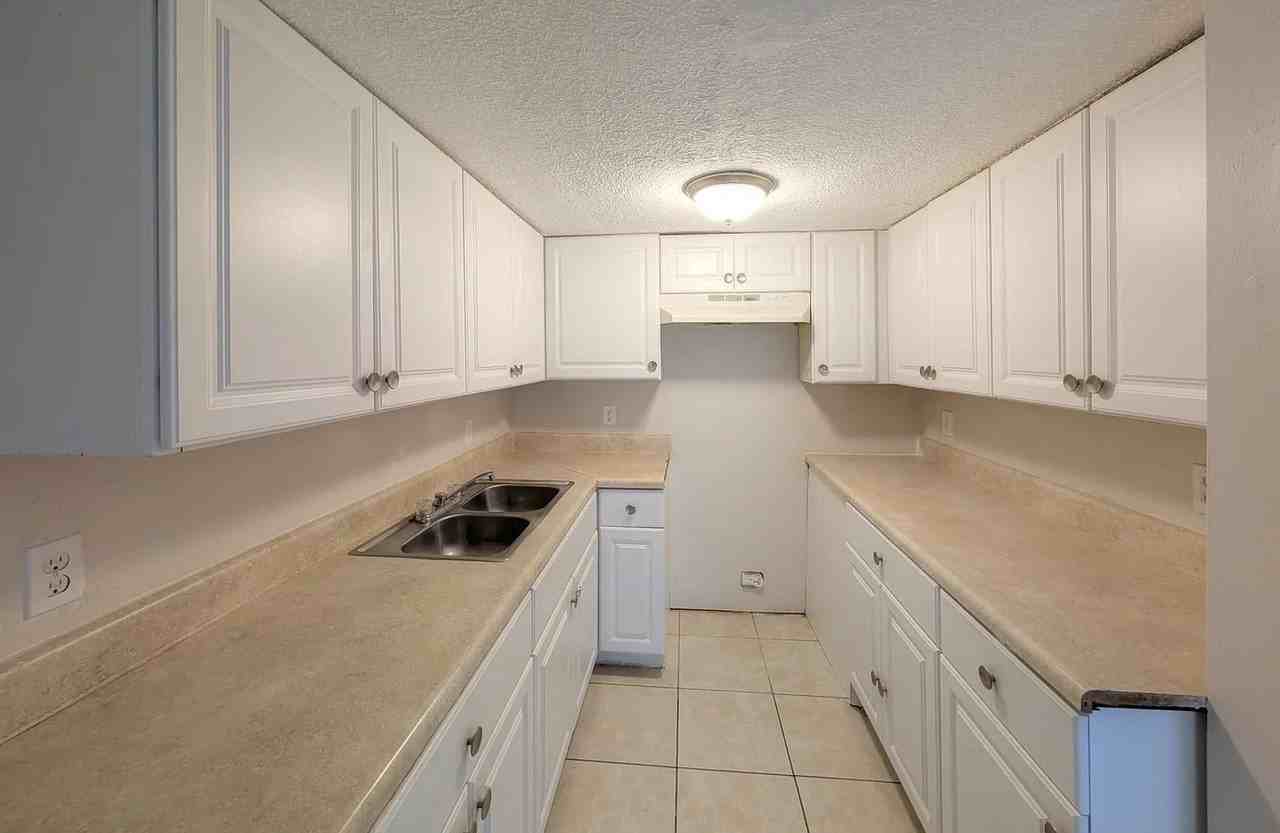 Yellow Pines Town Homes - Photo 7 of 30