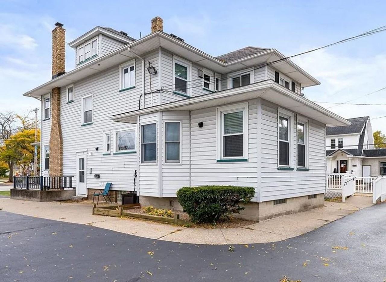 2729 Dewey Ave - Photo 3 of 11