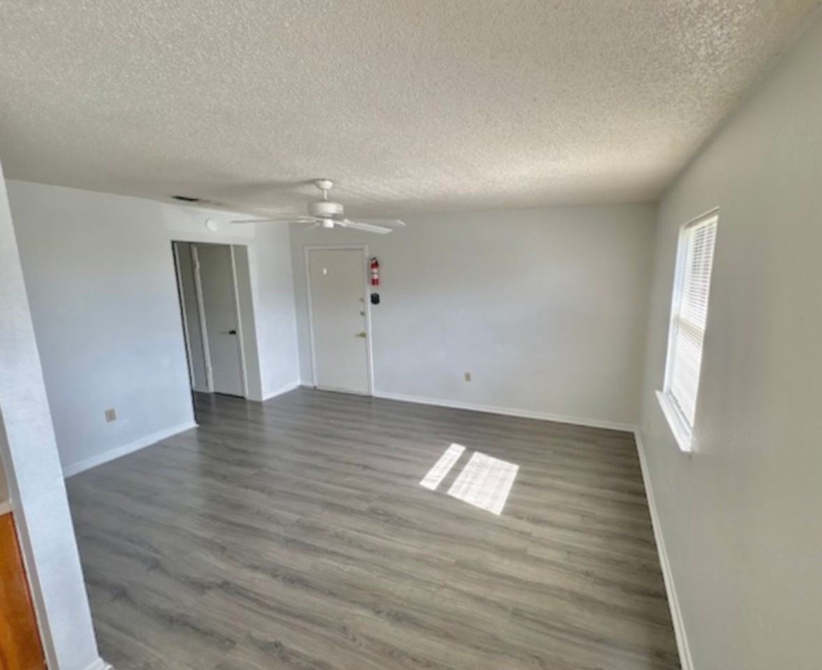 811 N 5th St - Photo 4 of 10