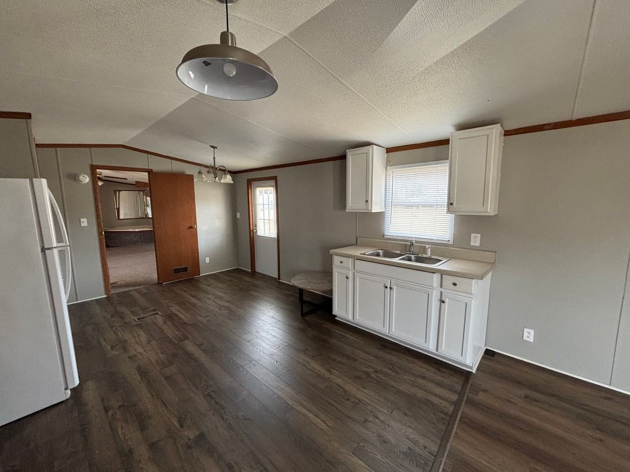 1514 Avalon Dr - Photo 6 of 17