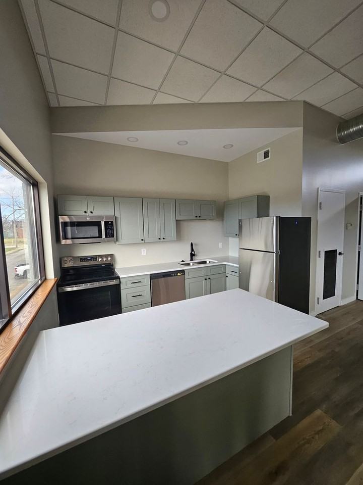 41 W Division - Photo 4 of 29