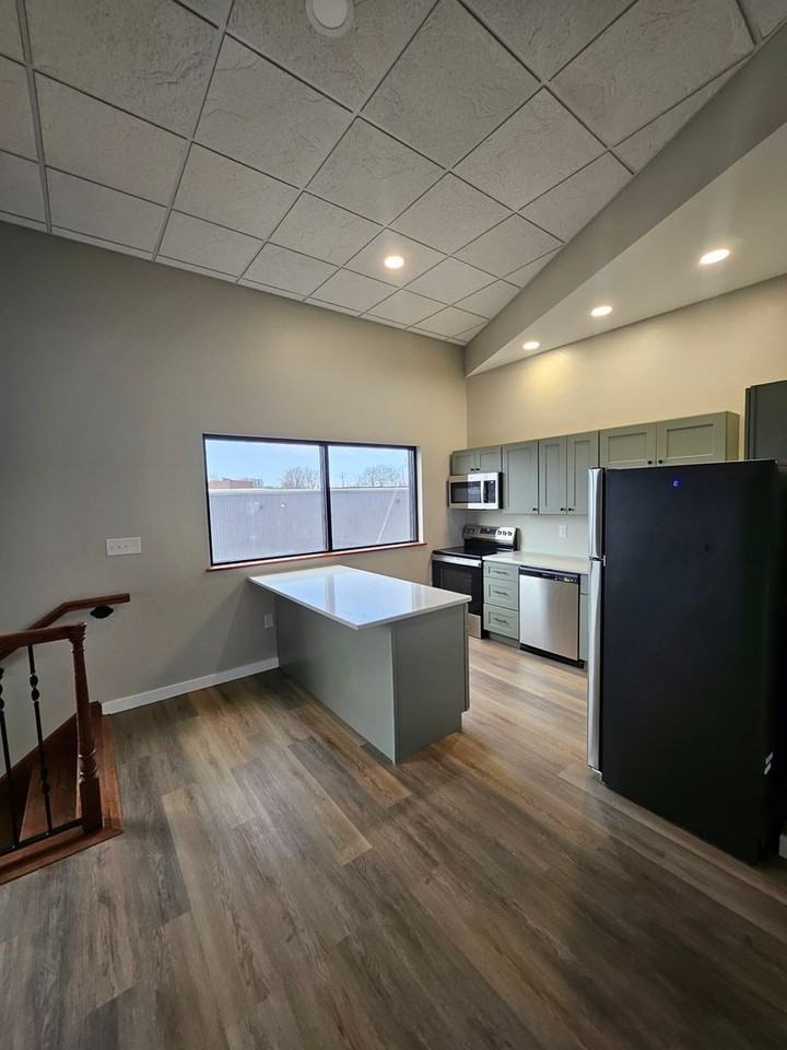 41 W Division - Photo 6 of 29