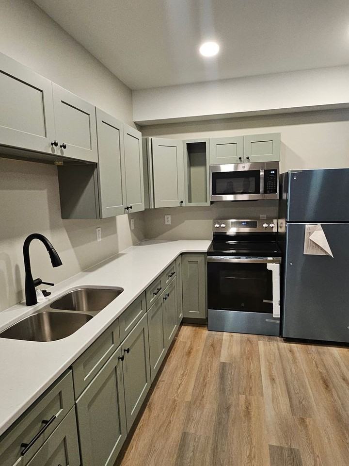 41 W Division St #101 - Photo 2 of 10