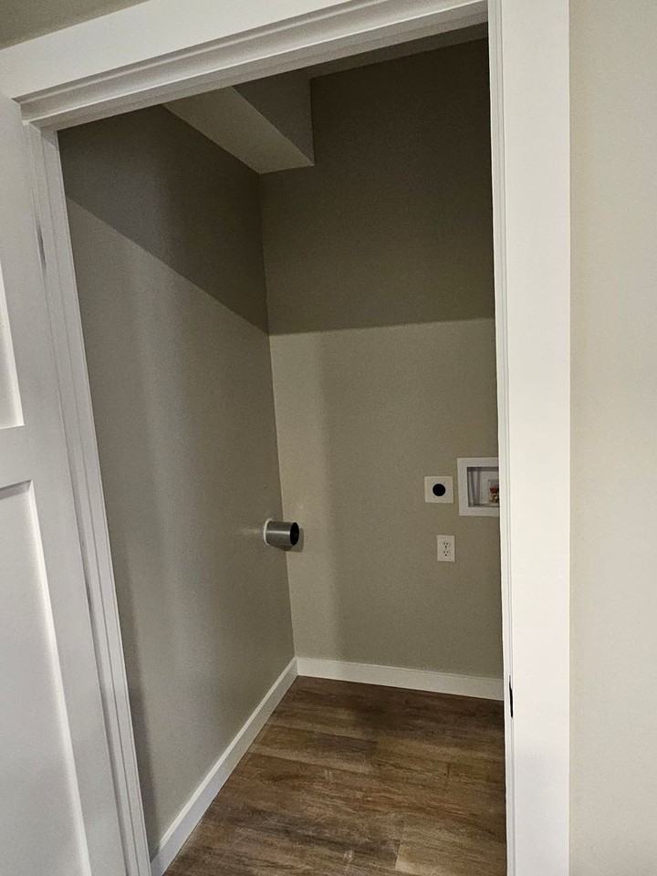 41 W Division St #101 - Photo 3 of 10