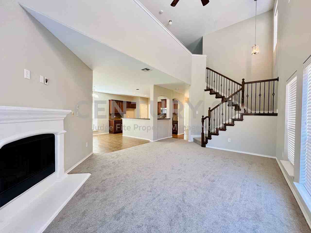 2228 Canyon Pt - Photo 2 of 18