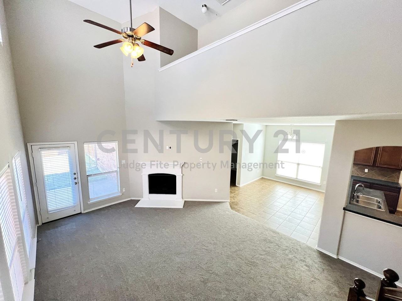 2228 Canyon Pt - Photo 3 of 18