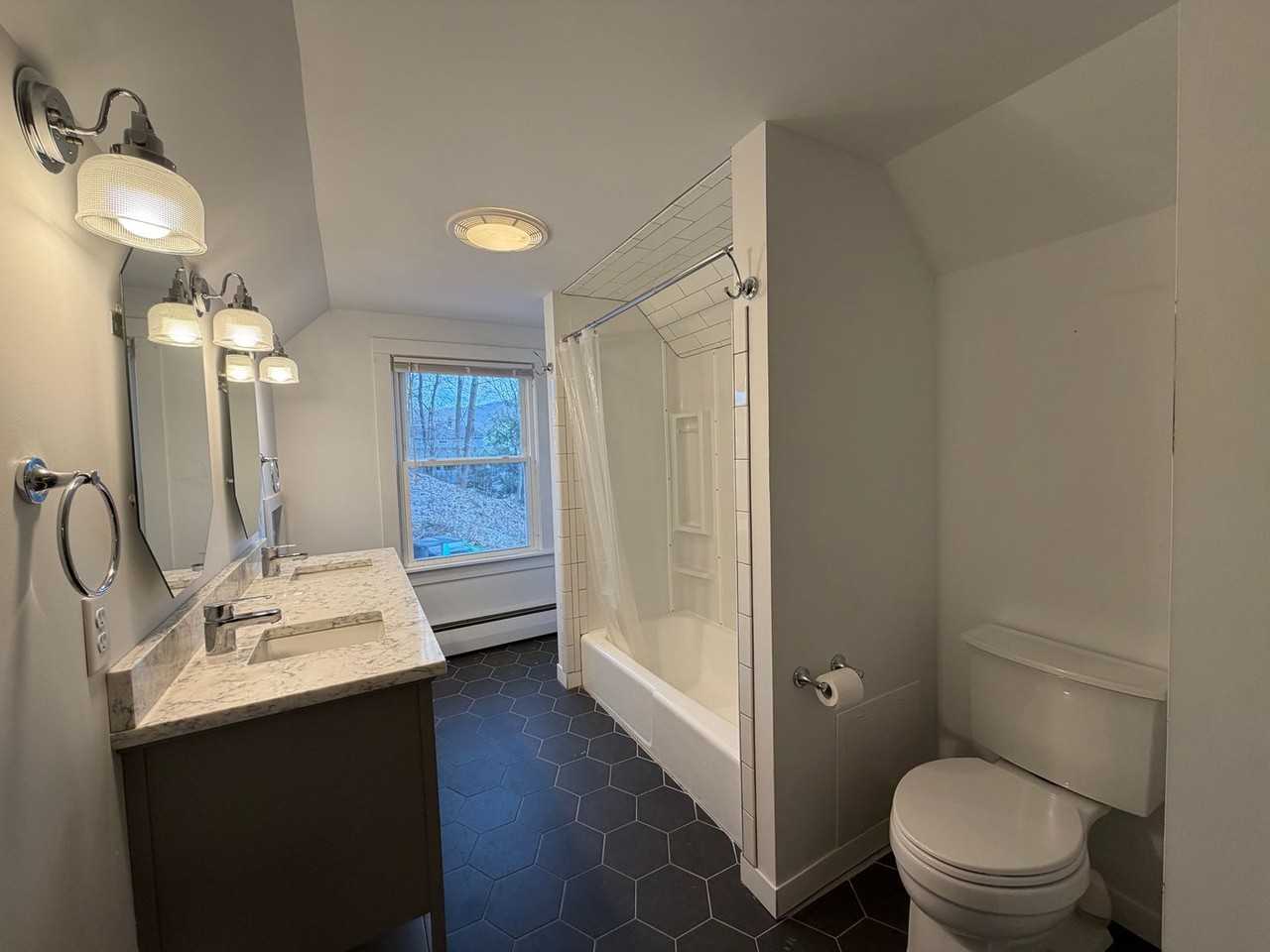 40 Cady St - Photo 4 of 22