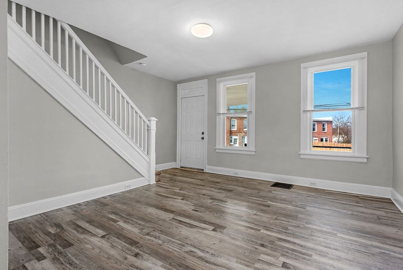 3203 Elmley Ave - Photo 6 of 28