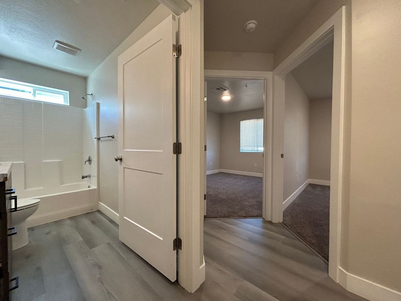 258 W 2100 N - Photo 2 of 10