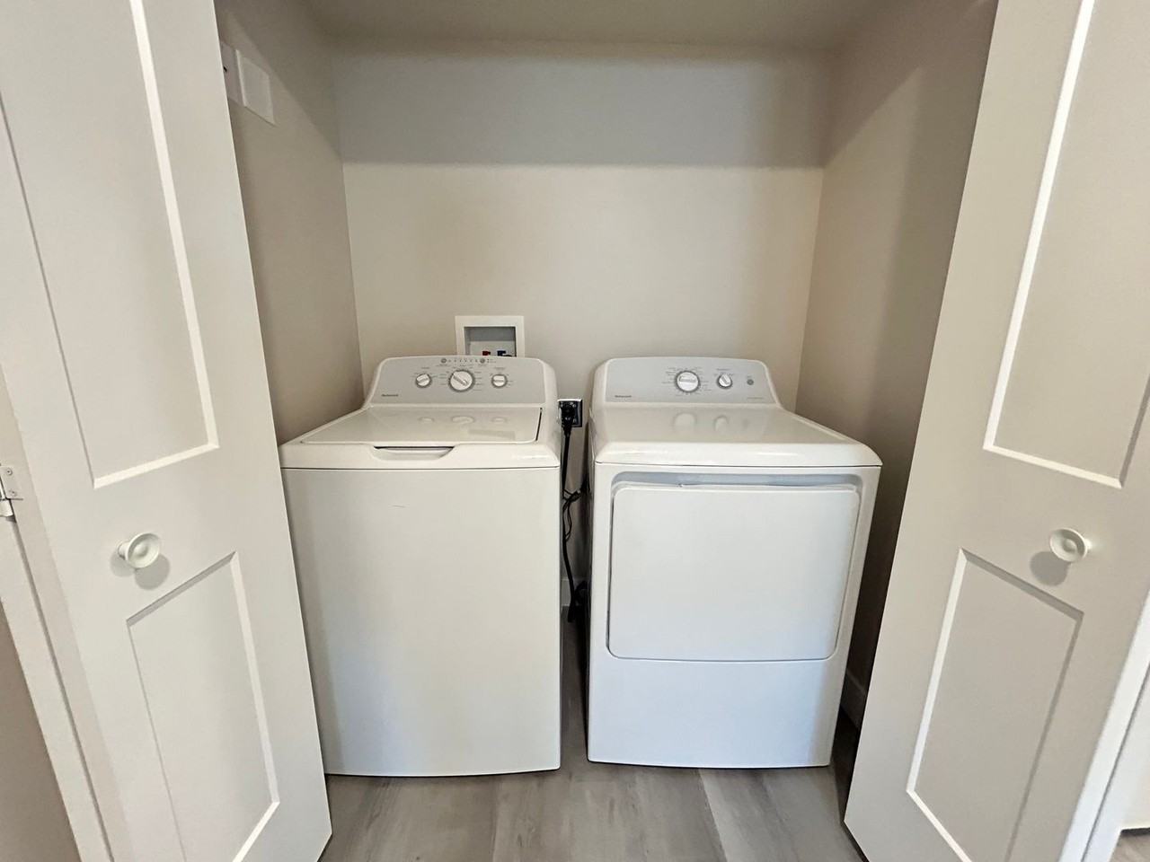 258 W 2100 N - Photo 5 of 10