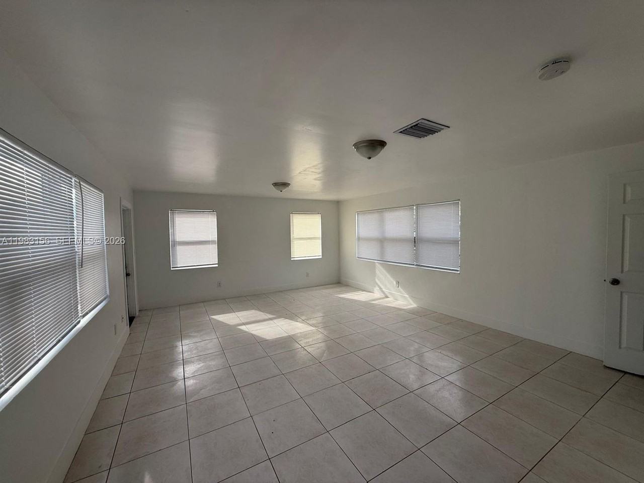 1513 Nw 15th Ave - Photo 7 of 16