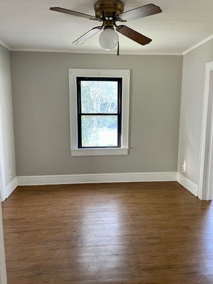 526 N Adams St - Photo 2 of 8