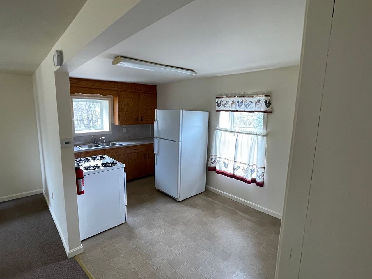 38 Middle Spring Rd Apt A - Photo 4 of 11