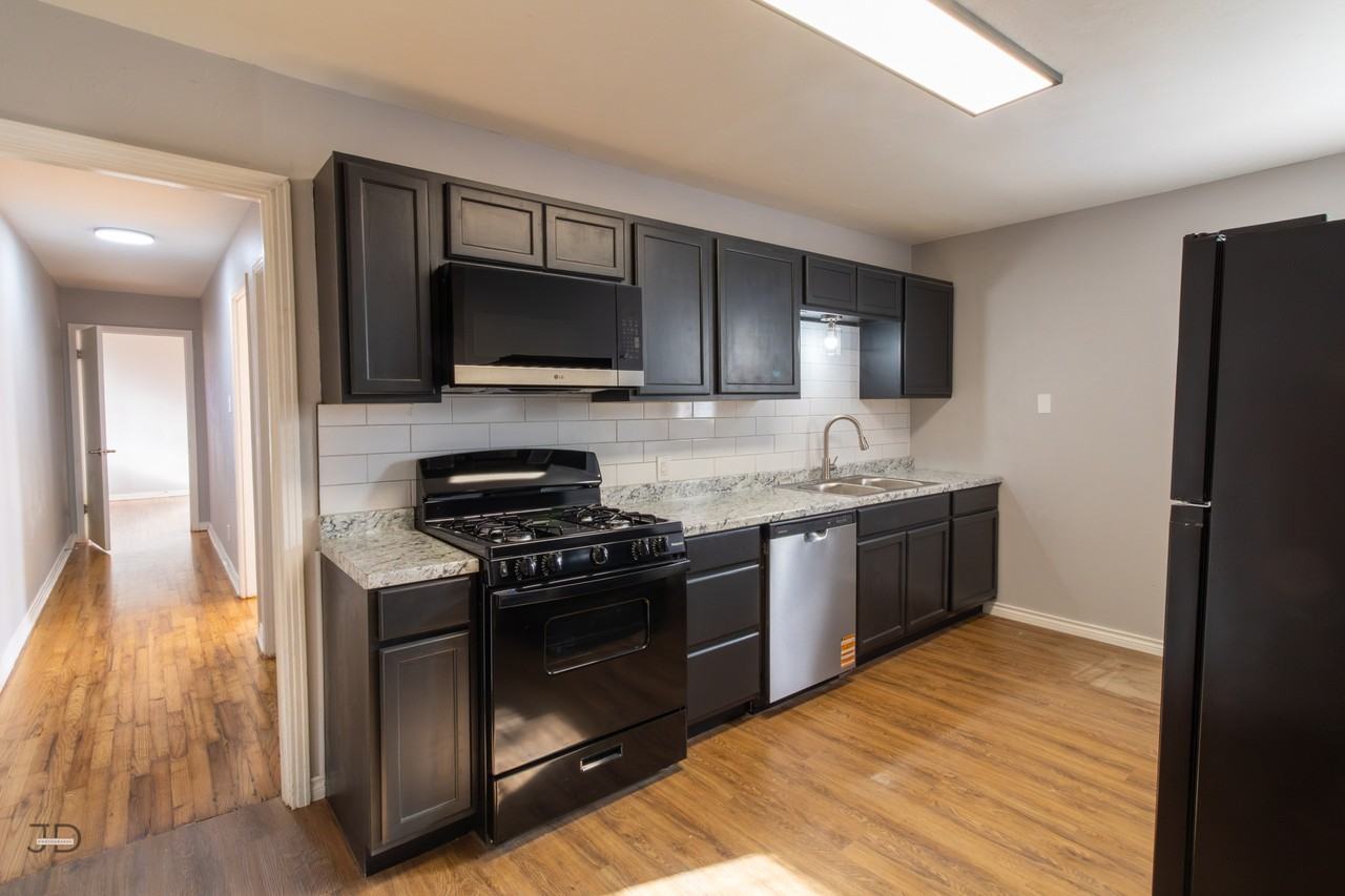 3206 9th St #1 - Photo 7 of 17