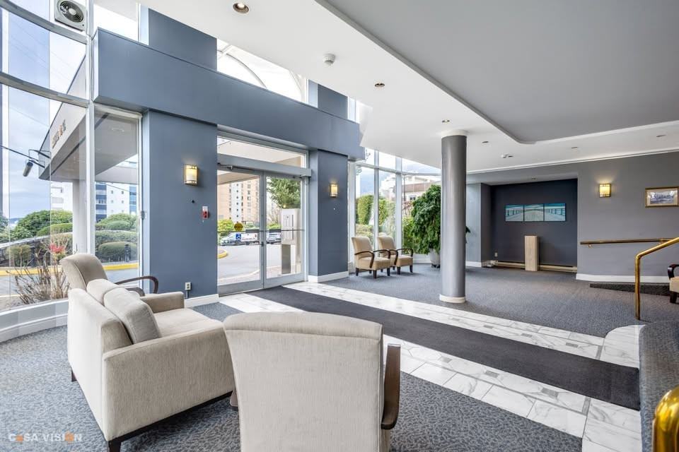 2203 Bellevue Avenue ##701 - Photo 3 of 23