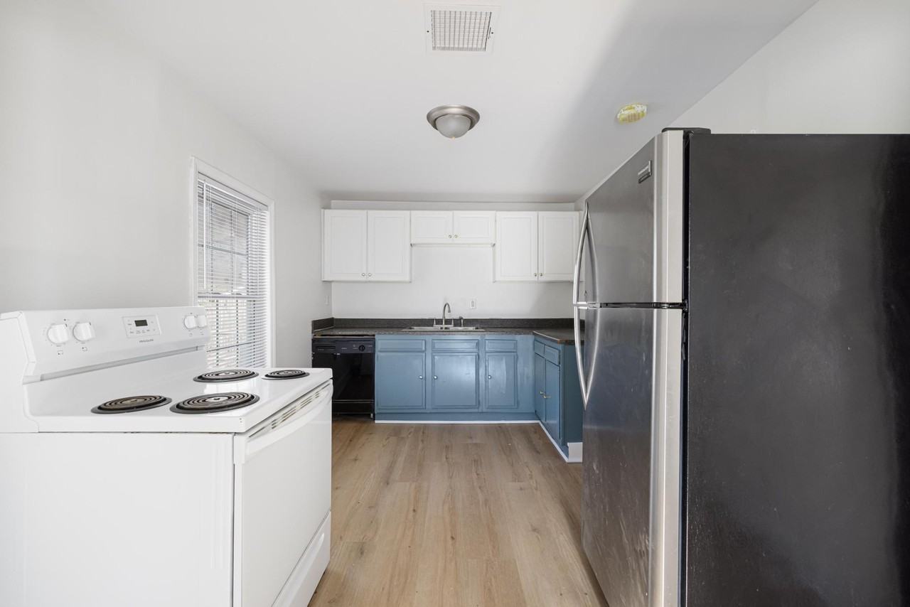 1729 Mary St #1 - Photo 5 of 10