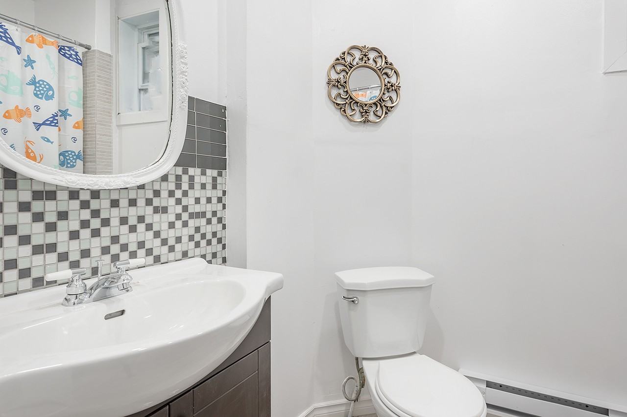 Rue Saint-Urbain & Avenue du Mont-Royal Ouest - Photo 6 of 22