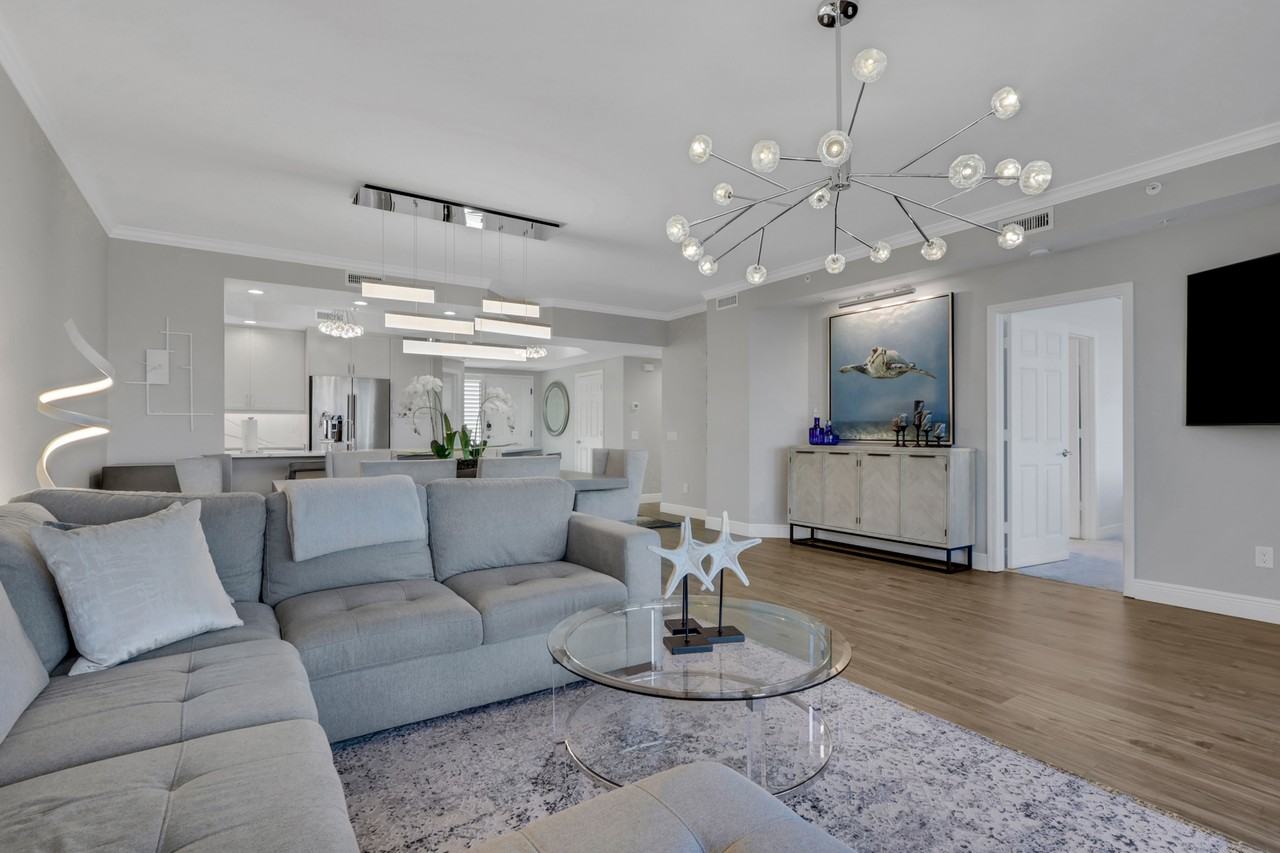 420 Cove Tower Dr #1 - Photo 7 of 50