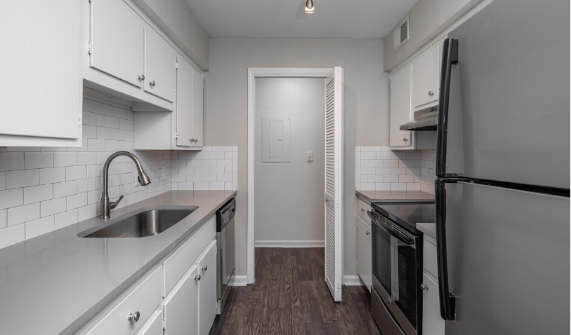 813 Watts Cir #813 - Photo 2 of 9