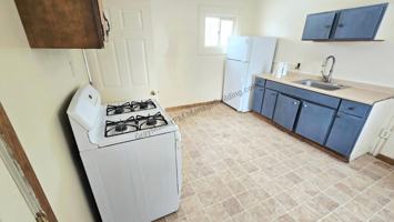 featured image of 2223 Peach St #4BACK