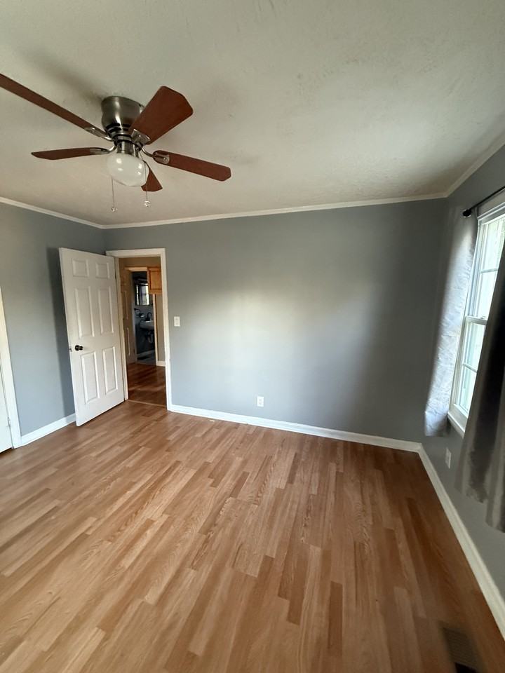 215 Peachtree Cir #1 - Photo 3 of 10