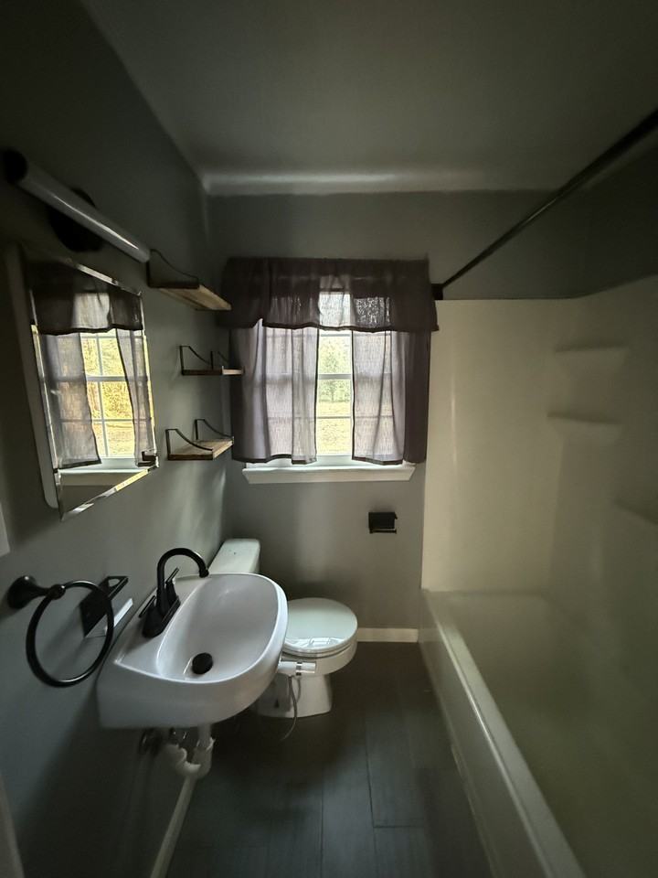 215 Peachtree Cir #1 - Photo 6 of 10