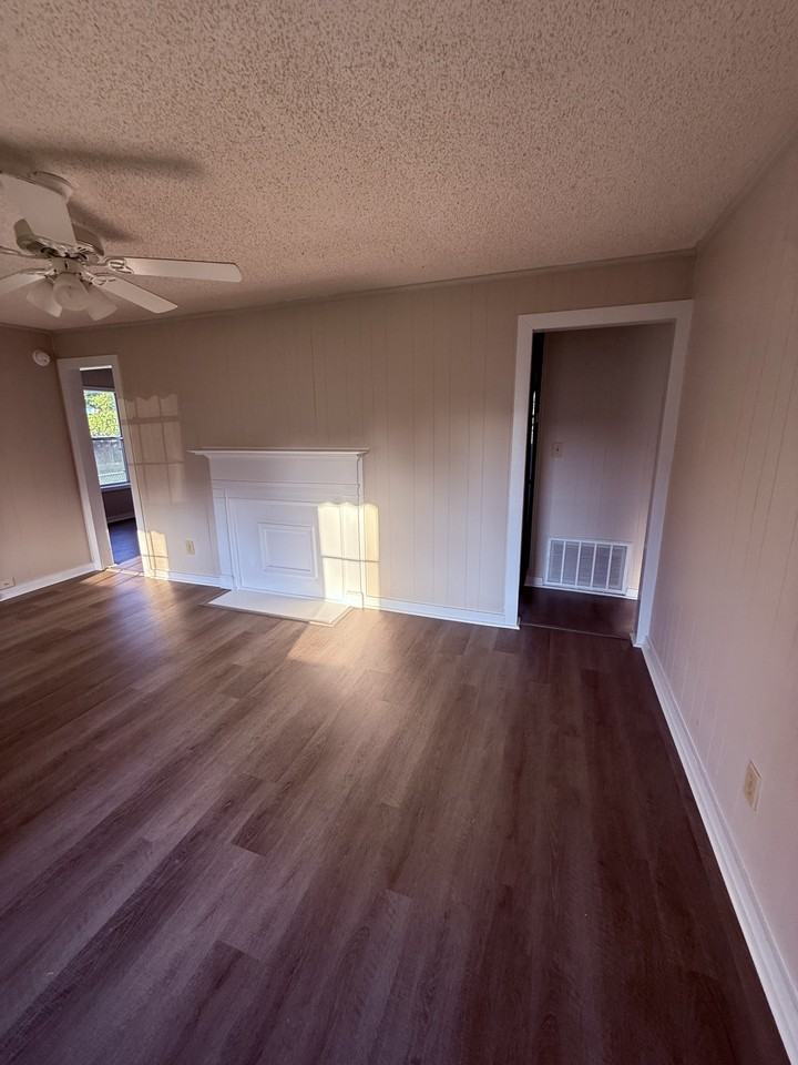 724 Mcarthur Blvd #1 - Photo 2 of 11