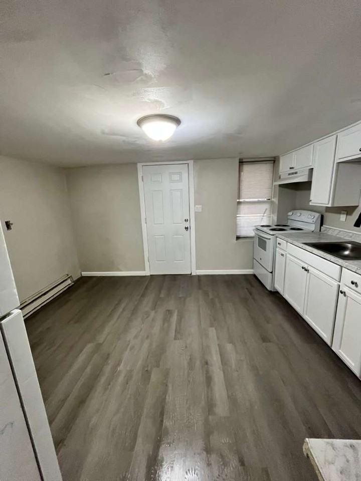 19 Amity Ct #15REAR - Photo 5 of 11