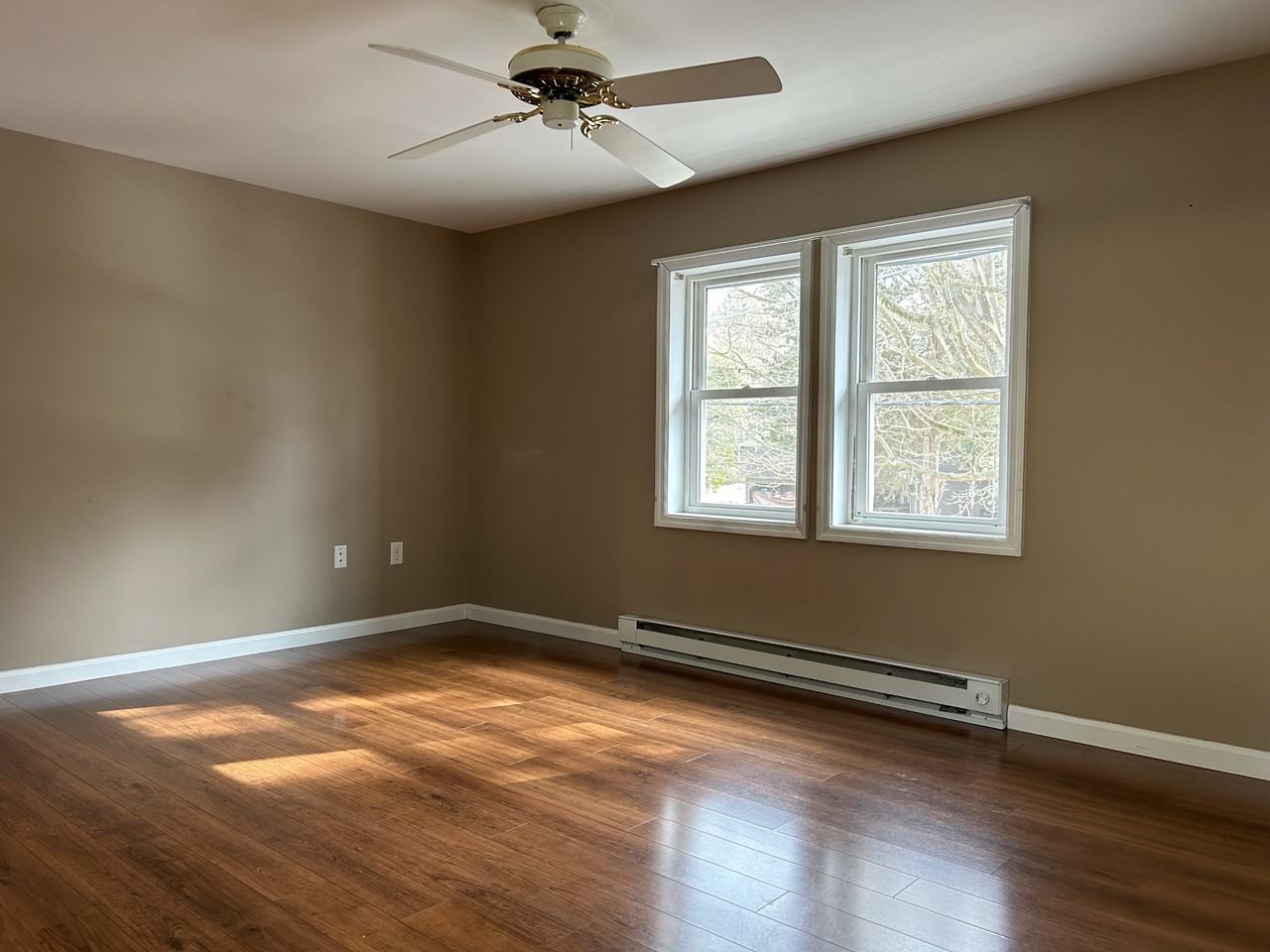 515 Dallas St #2 - Photo 4 of 13