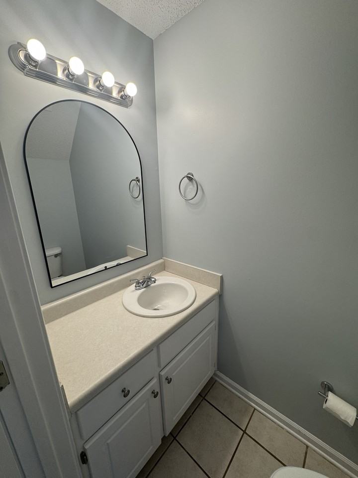 132 Cove Ln #1 - Photo 4 of 10