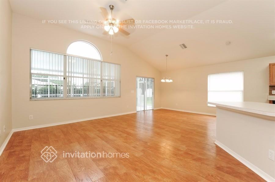 6037 Weatherwood Cir - Photo 3 of 15