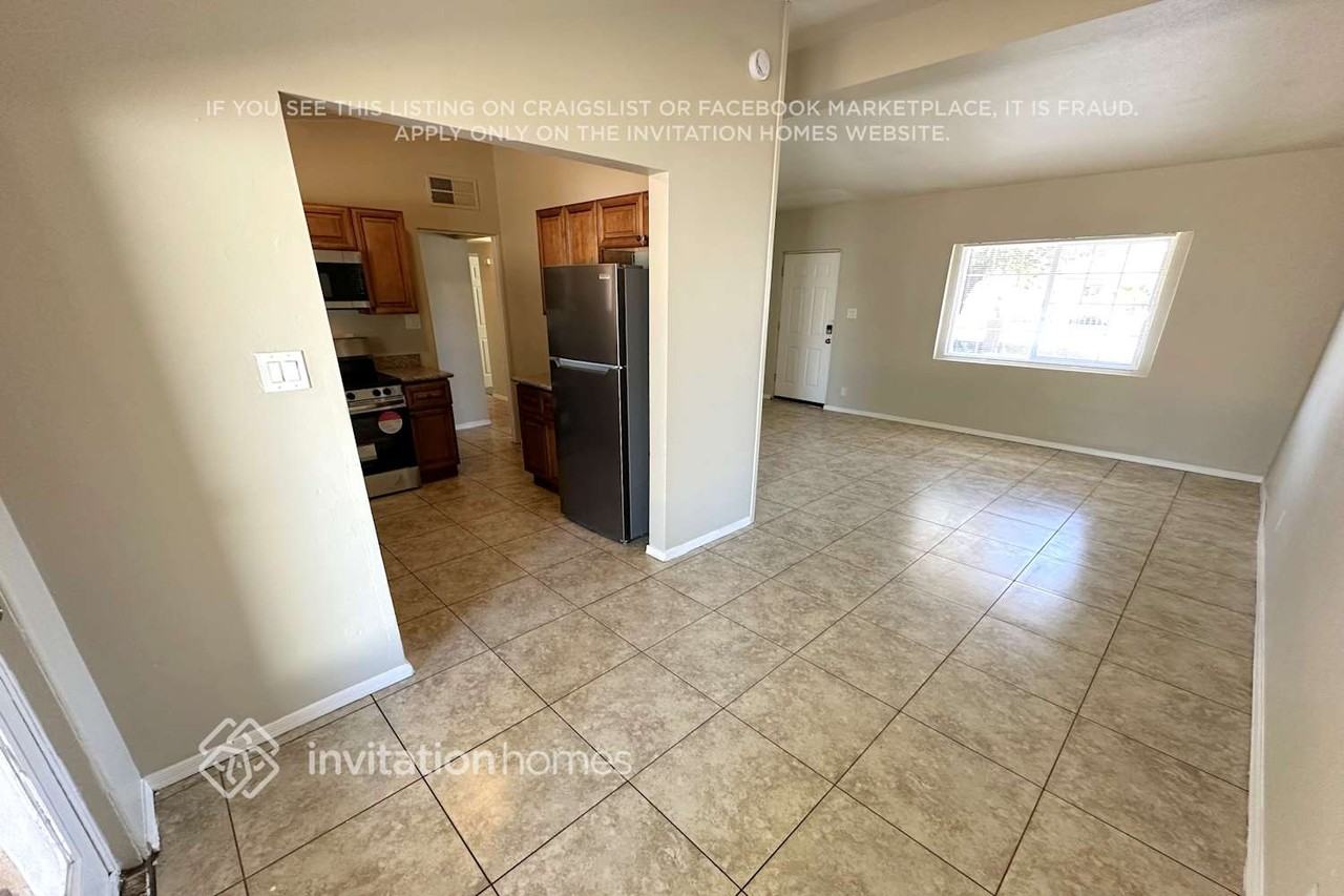 3220 E Monte Vista Rd - Photo 5 of 14