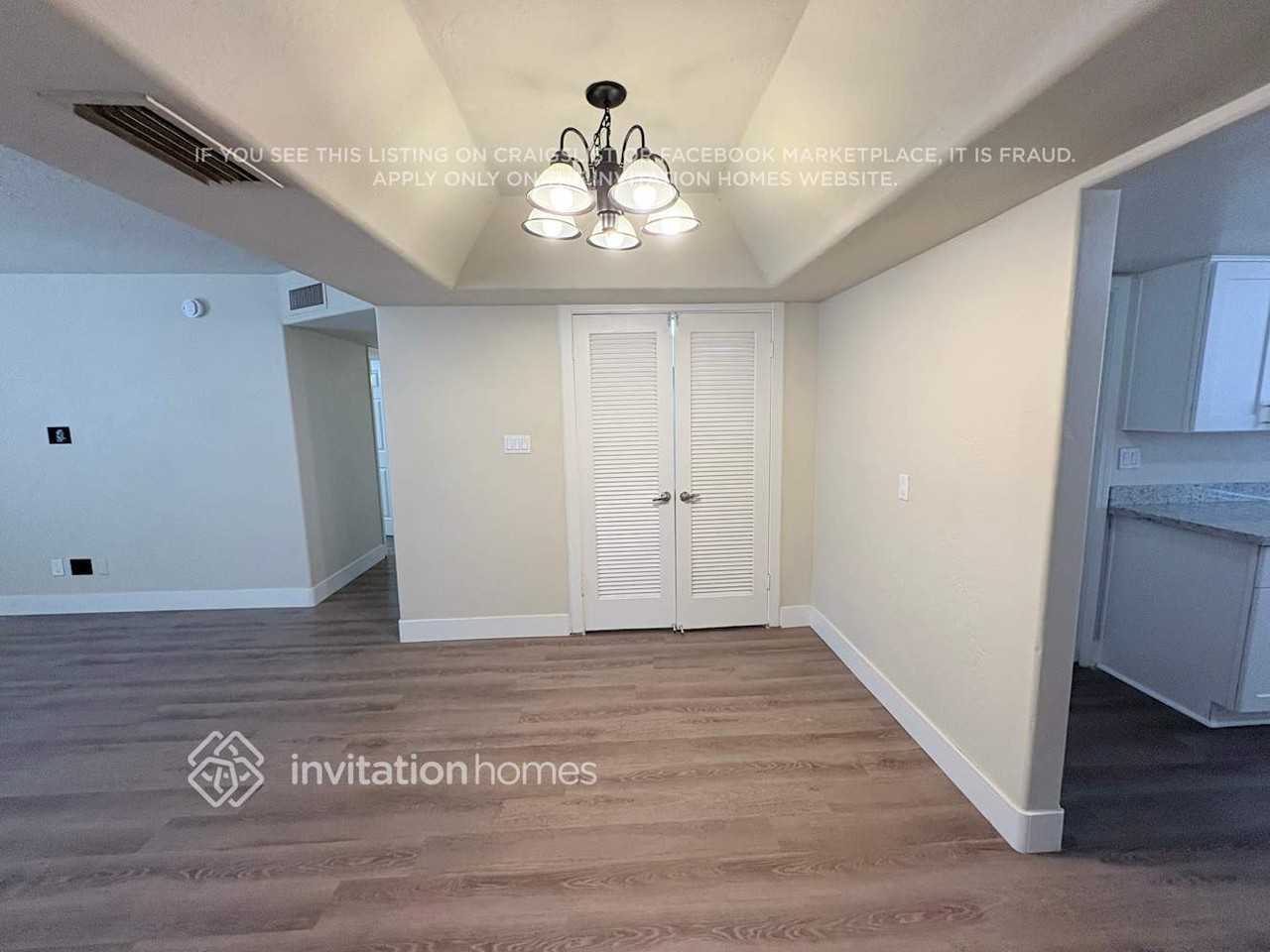 2627 N 70th Pl - Photo 6 of 16
