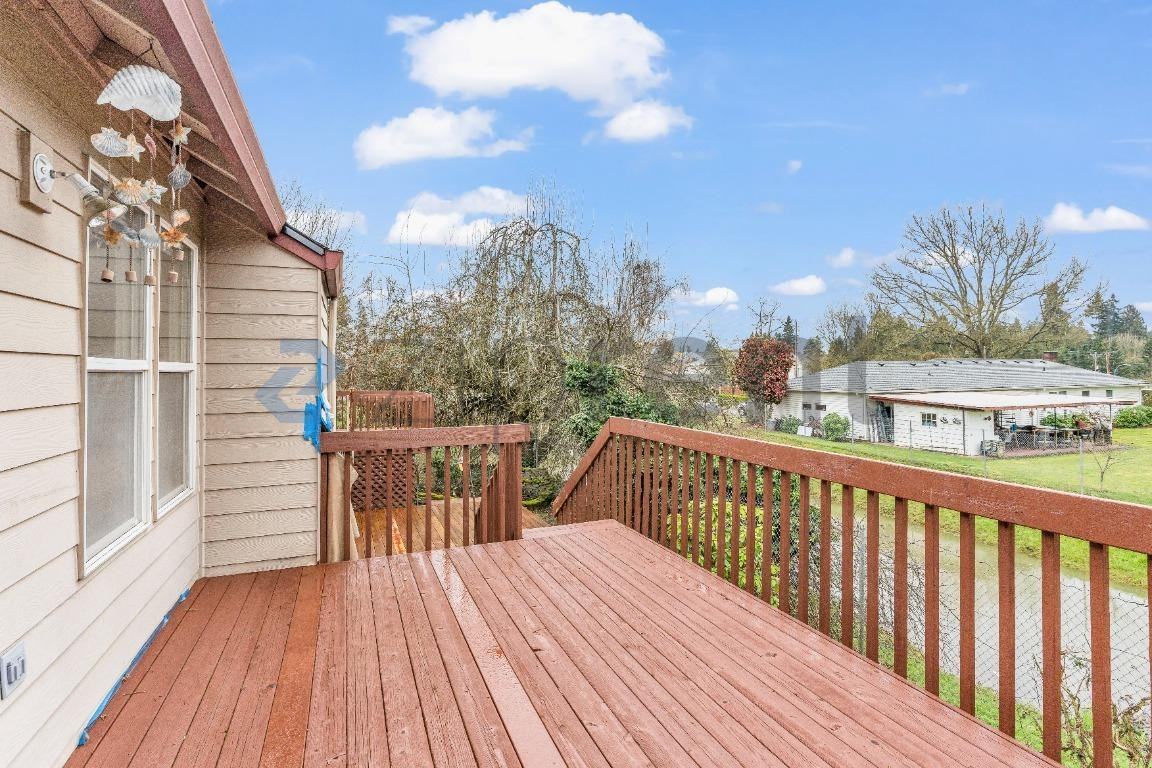 9904 Ne 27th Ct - Photo 6 of 22