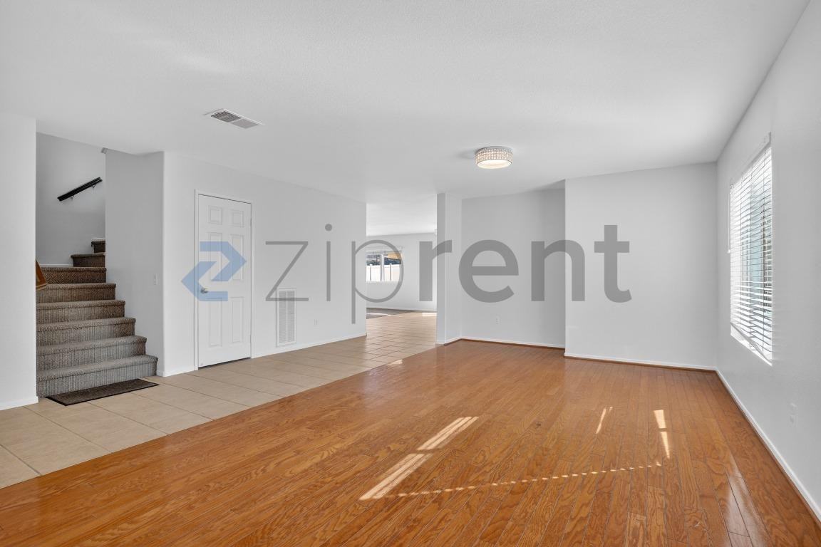 703 Diamond Dr - Photo 4 of 27