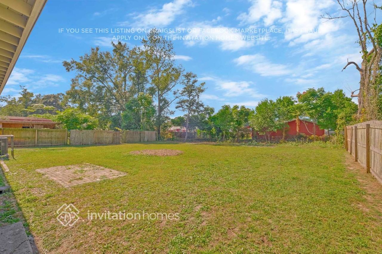 1144 Skye Dr E - Photo 5 of 27