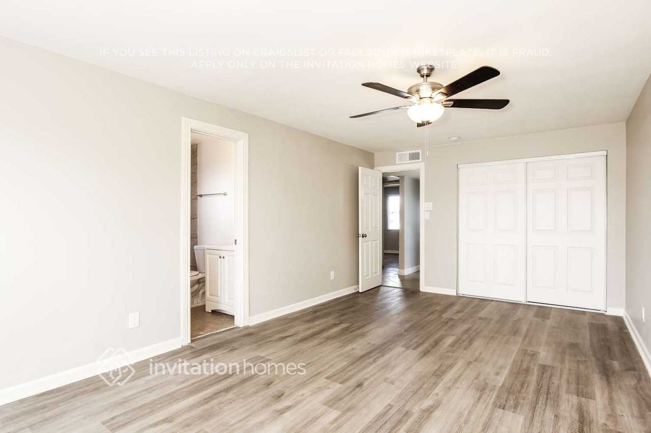 4512 N 81st Dr - Photo 6 of 14