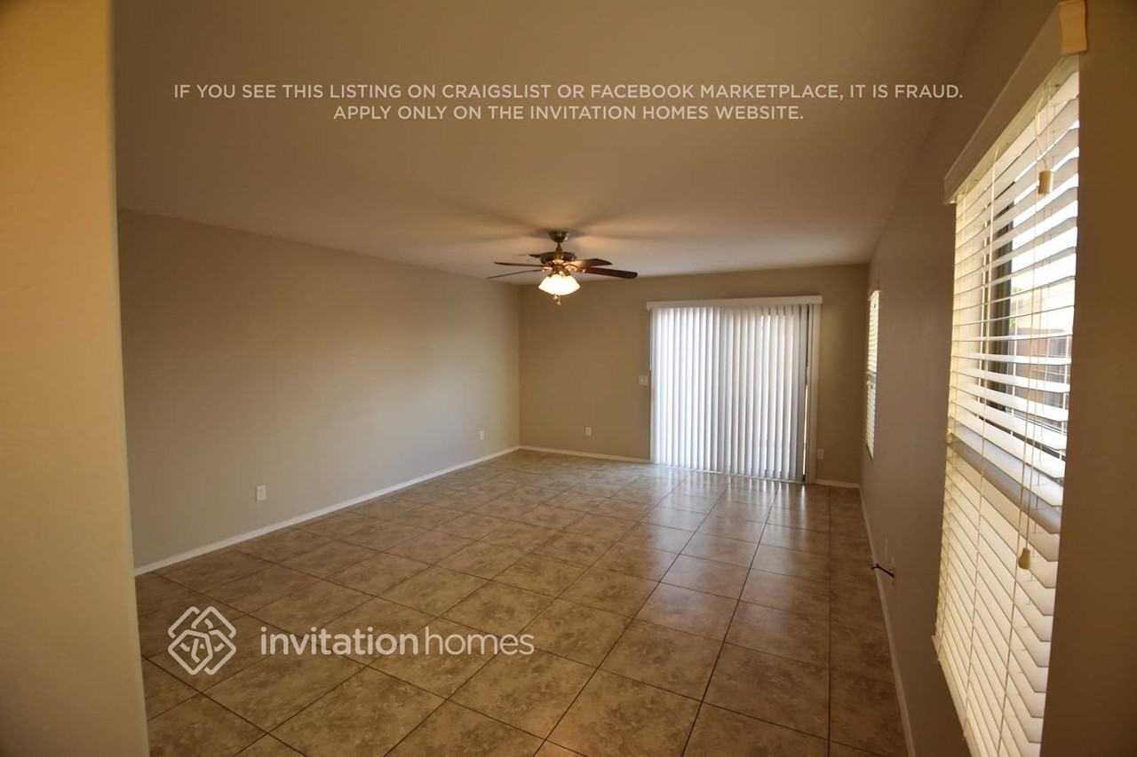 12470 W Redfield Rd - Photo 2 of 16