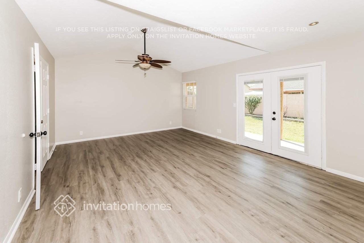 7125 W Laurel Ln - Photo 7 of 16