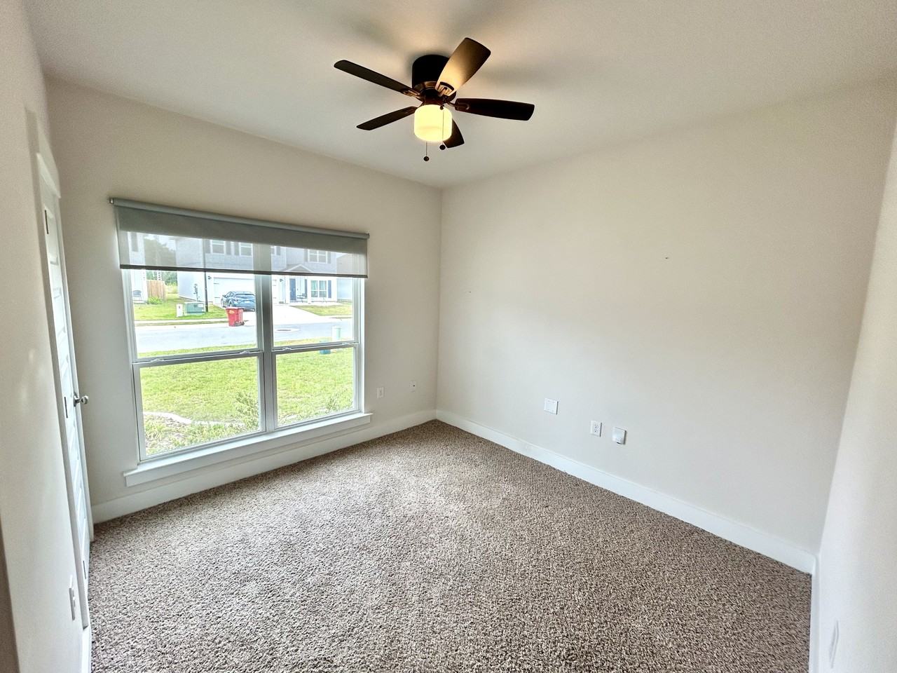 5796 Danbury Blvd #1 - Photo 4 of 29