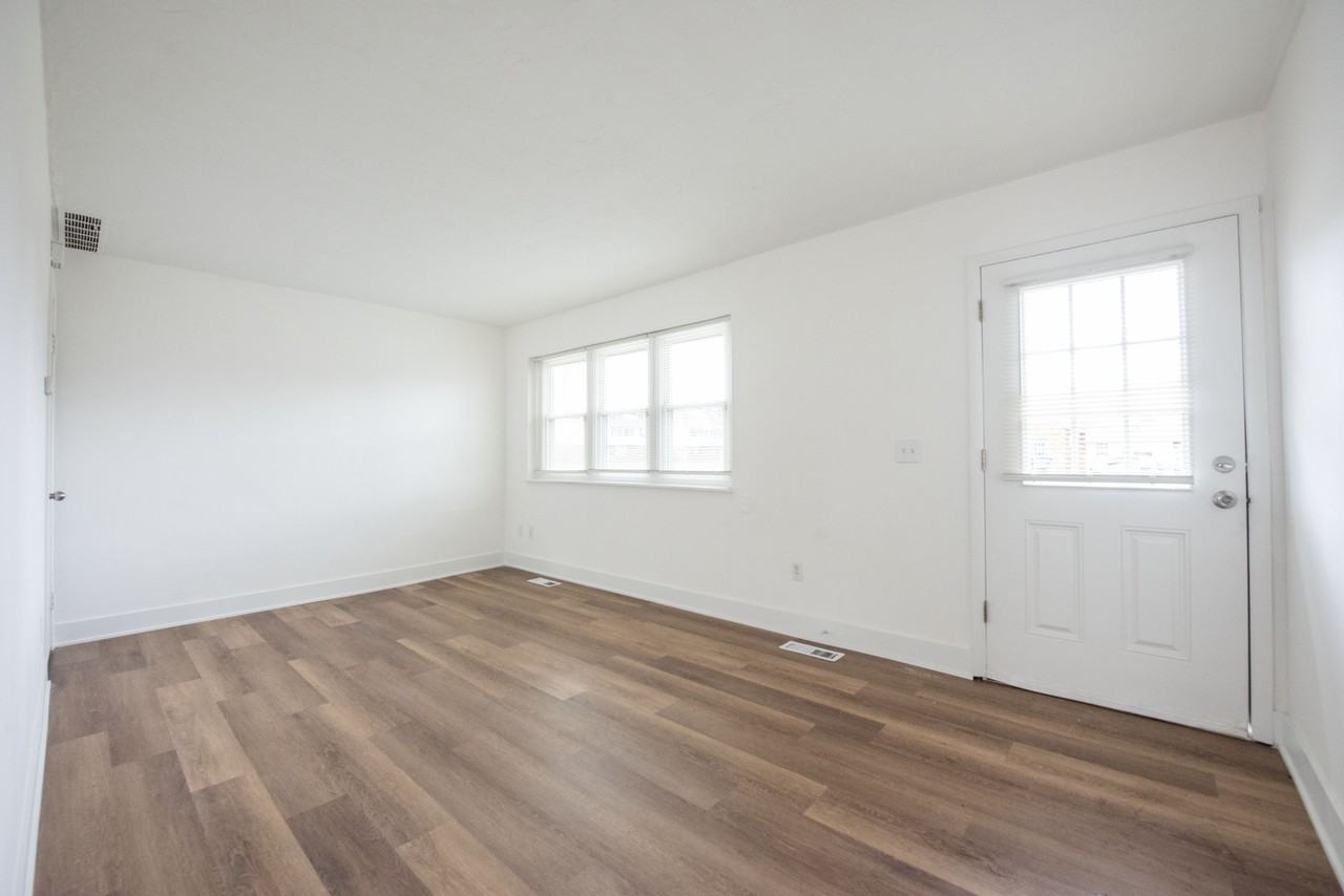 3012 Larkmoor St #2 - Photo 2 of 26