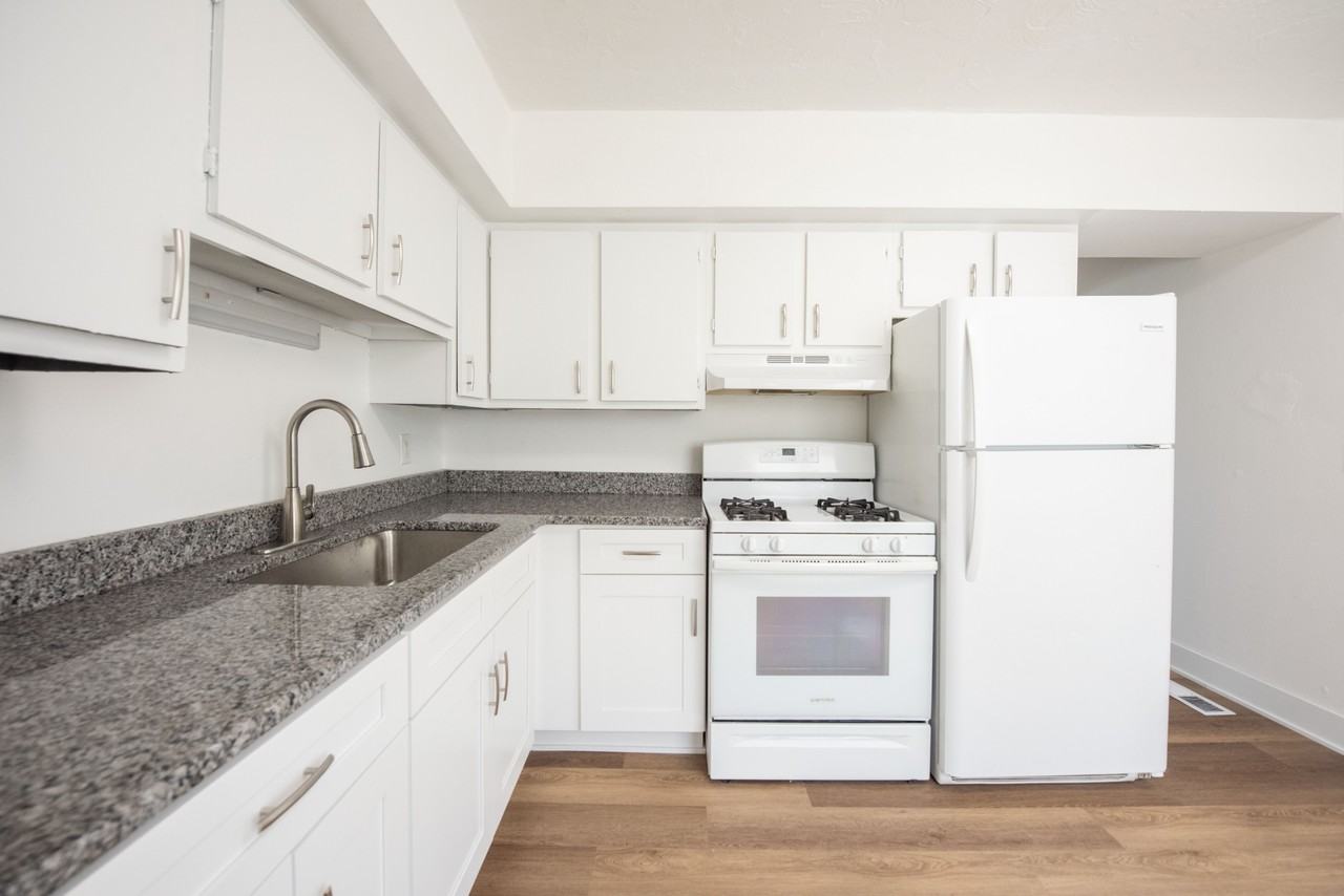 3012 Larkmoor St #2 - Photo 5 of 26