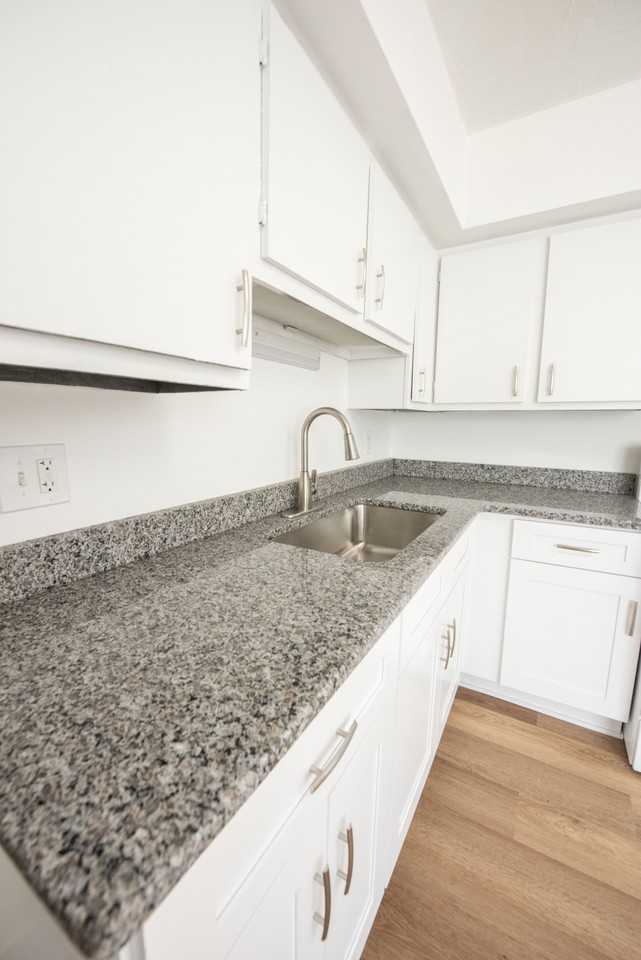 3012 Larkmoor St #2 - Photo 6 of 26